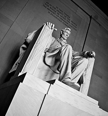 lincoln memorial statue